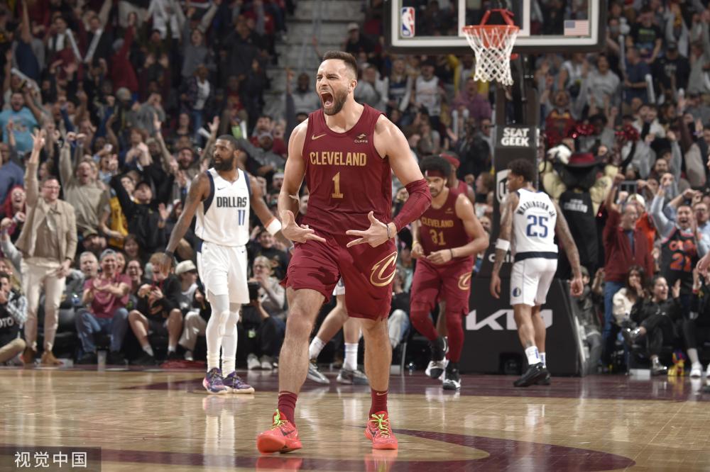 性格活泼且 性格活泼且